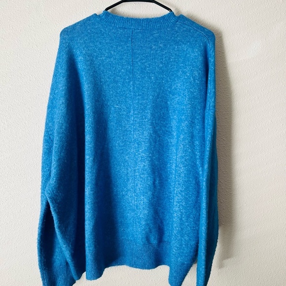 Weekday Border Oversized Sweater Size Small - Picture 4 of 10